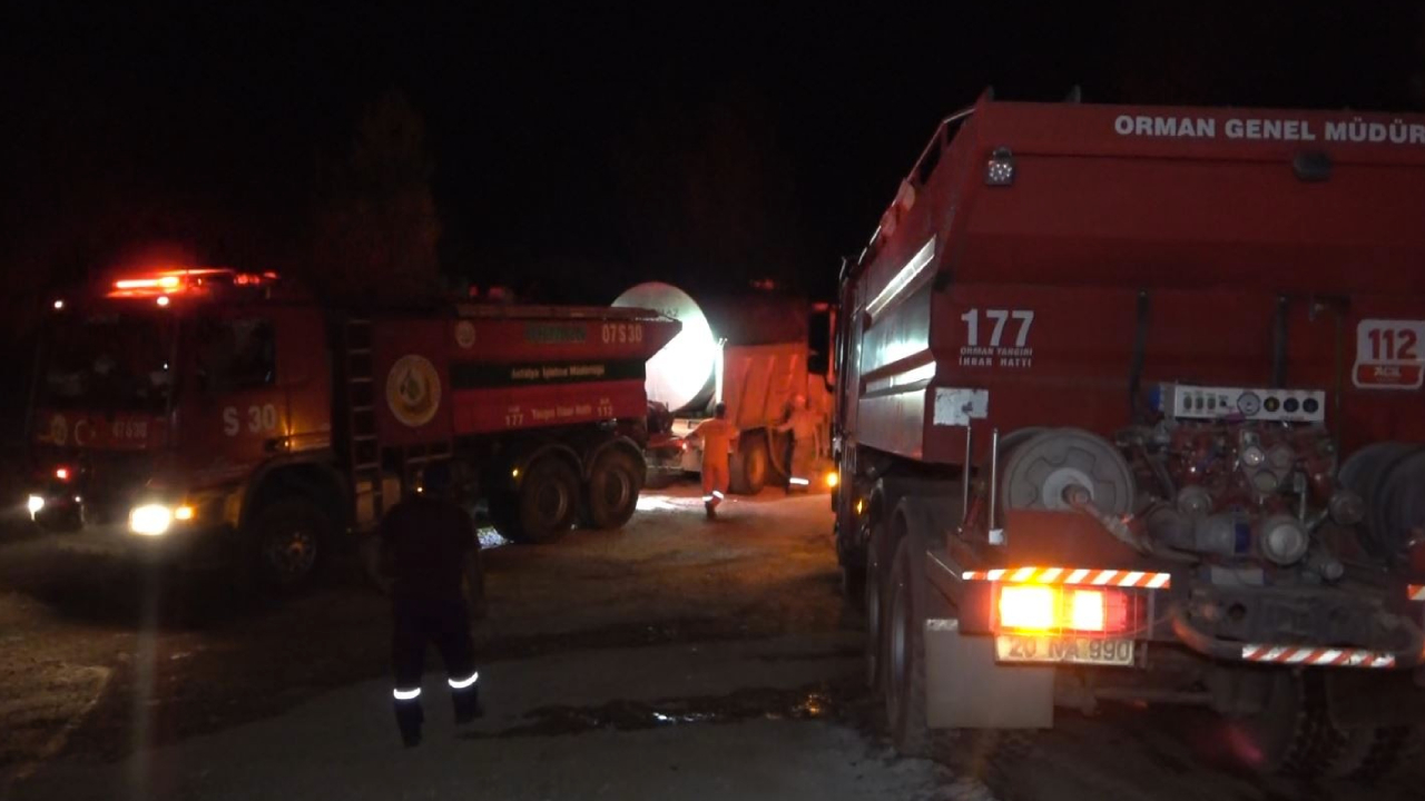 Burdur'daki orman yangınında gece mesaisi! Alevler söndürüldü, soğutma çalışması devam ediyor