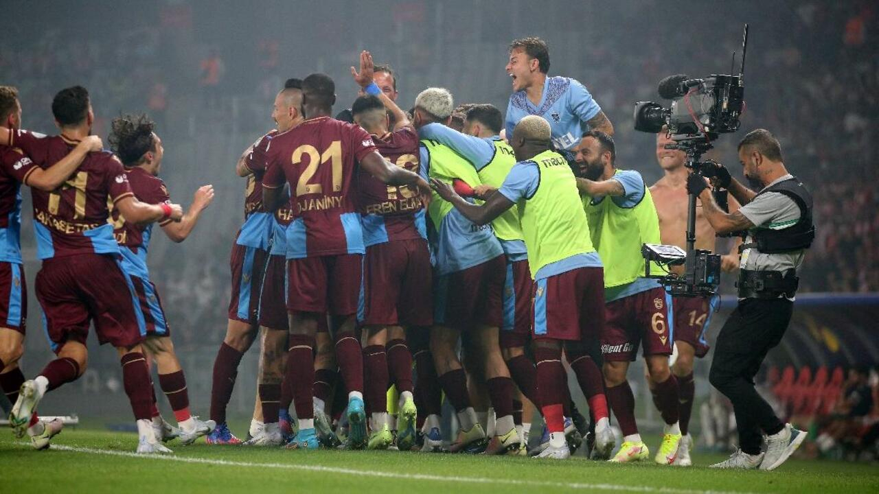 Trabzonspor farka koştu! Fırtına, Sivasspor'u 4-0 yenerek Süper Kupa'nın sahibi oldu