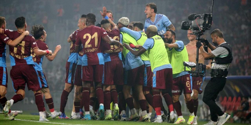 Trabzonspor farka koştu! Fırtına, Sivasspor'u 4-0 yenerek Süper Kupa'nın sahibi oldu
