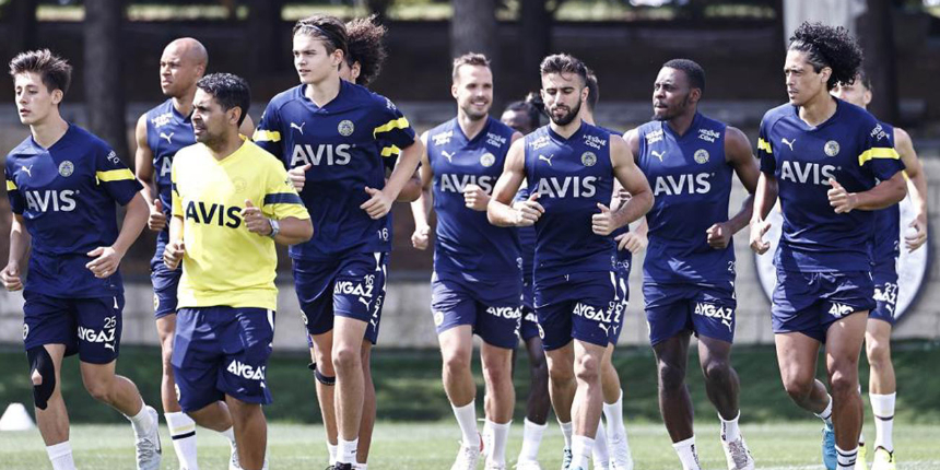 UEFA Avrupa Ligi 3. Eleme Turu'ndaki Slovacko maçı öncesi Fenerbahçe'nin listesi güncellendi