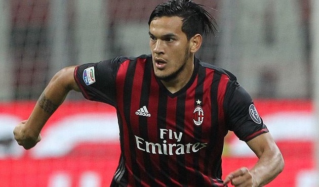 Fenerbahçe'de Kjaer-Gustavo Gomez takasına onay çıktı