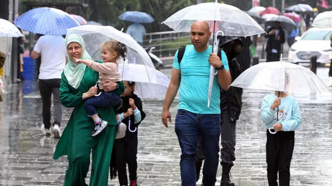 Hafta sonu planı yapanlara kötü haber: Sağanak yağış bekleniyor!
