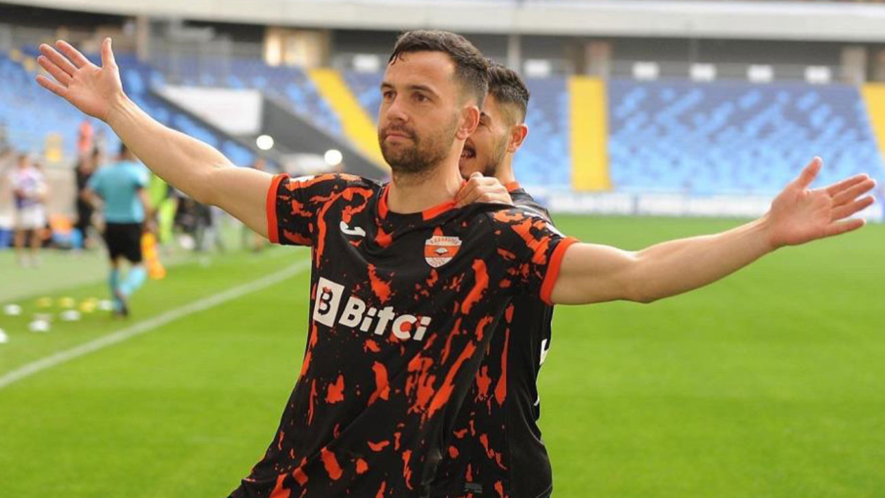 Spor Toto 1. Lig ekiplerinden Adanaspor'da Thomas Bruns ile yollar ayrıldı