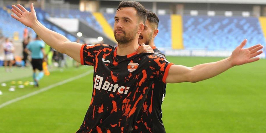 Spor Toto 1. Lig ekiplerinden Adanaspor'da Thomas Bruns ile yollar ayrıldı