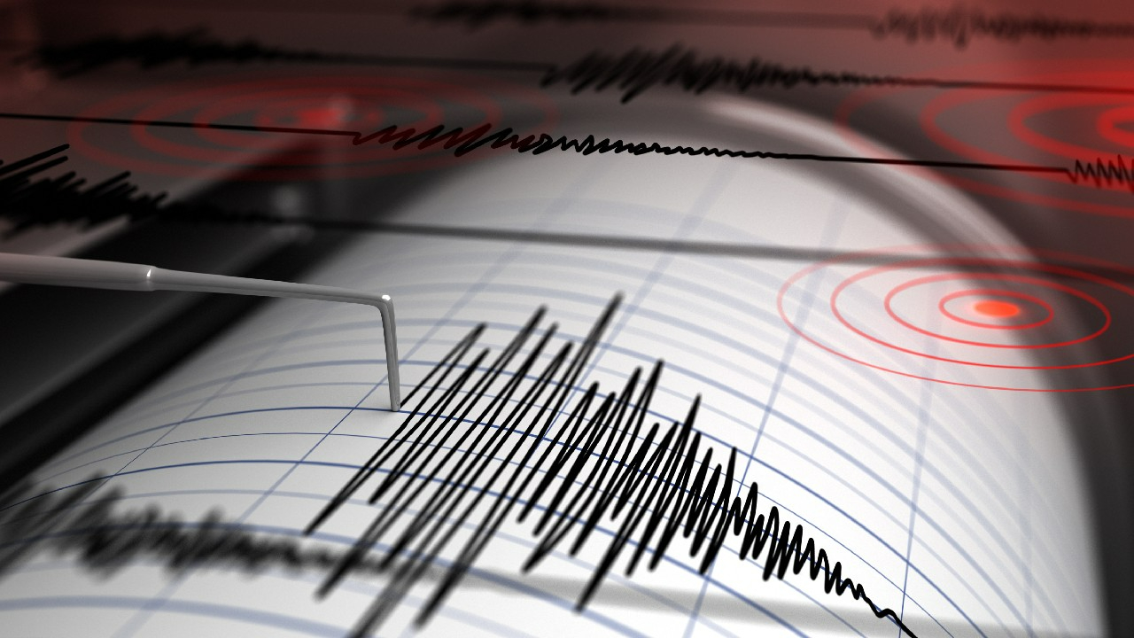 İzmir'de korkutan deprem!