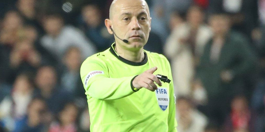 TFF Başkanı Mehmet Büyükekşi, Cüneyt Çakır'ın hakemlik kariyerini noktaladığını duyurdu