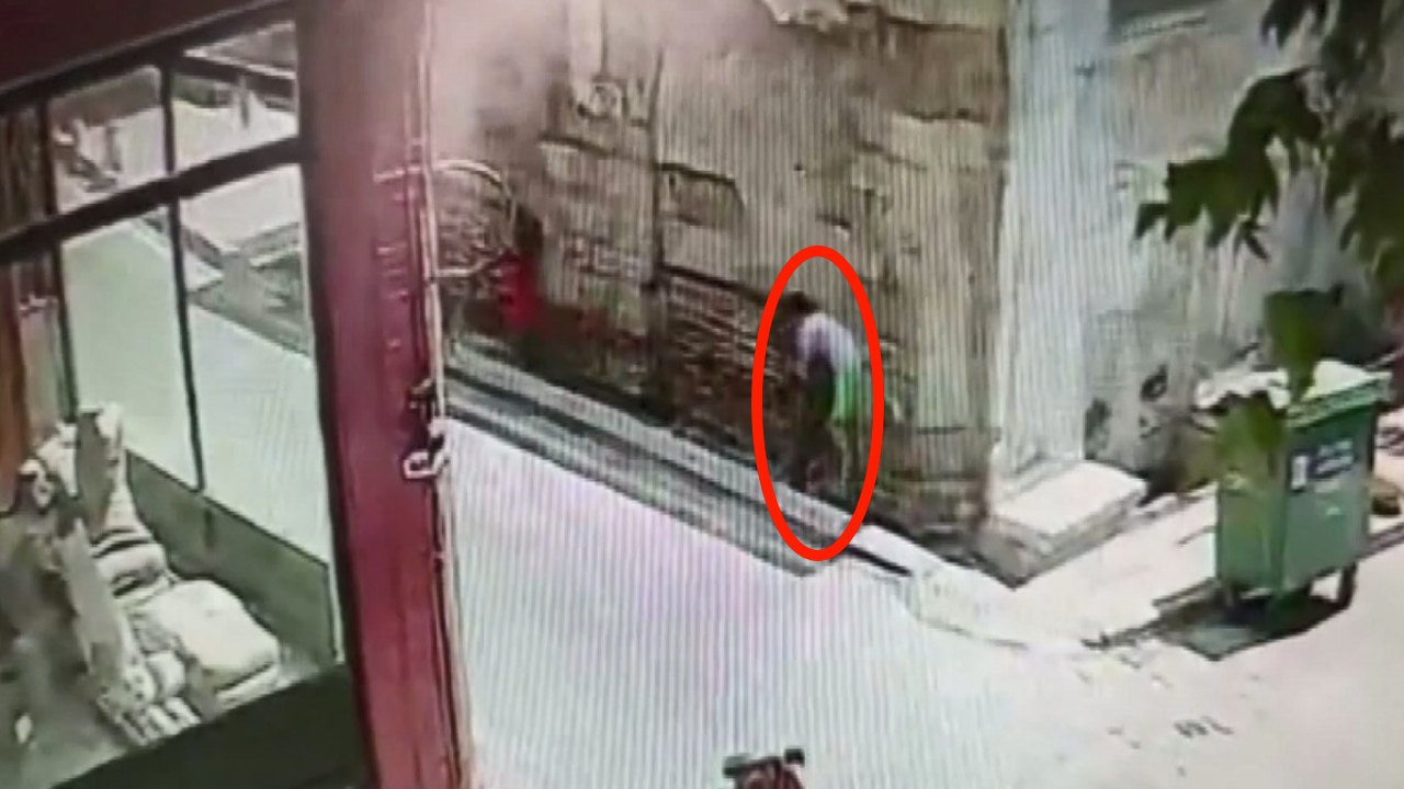 Gün ortasında çocuk kaçırmaya kalktı! Görüntüleri ortaya çıkan şüpheli tutuklandı