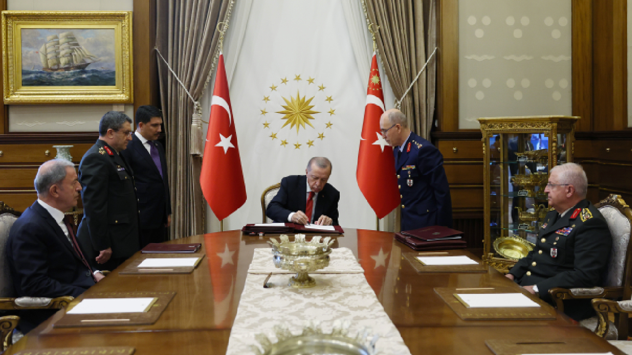 Yüksek Askeri Şura kararları Resmi Gazete'de