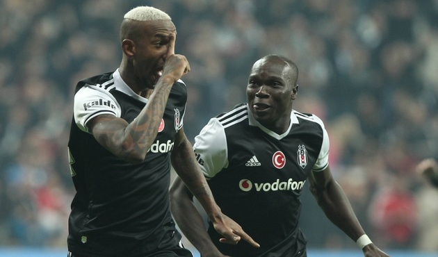 Talisca Manchester United'la anlaşmaya vardı