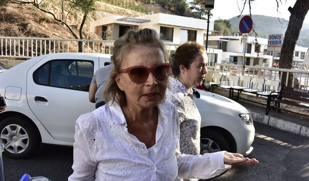 Nazlı Ilıcak kendisini bırakıp yurt dışına kaçanların "terörist" olduğunu anladı