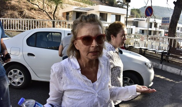Nazlı Ilıcak hakim karşısına çıktı! Firari Zekeriya Öz ile kartopu fotoğrafı için konuştu...