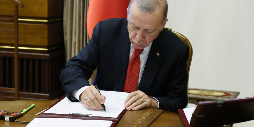 7 büyükelçi merkeze çekildi, 7 ülkeye yeni büyükelçi atandı