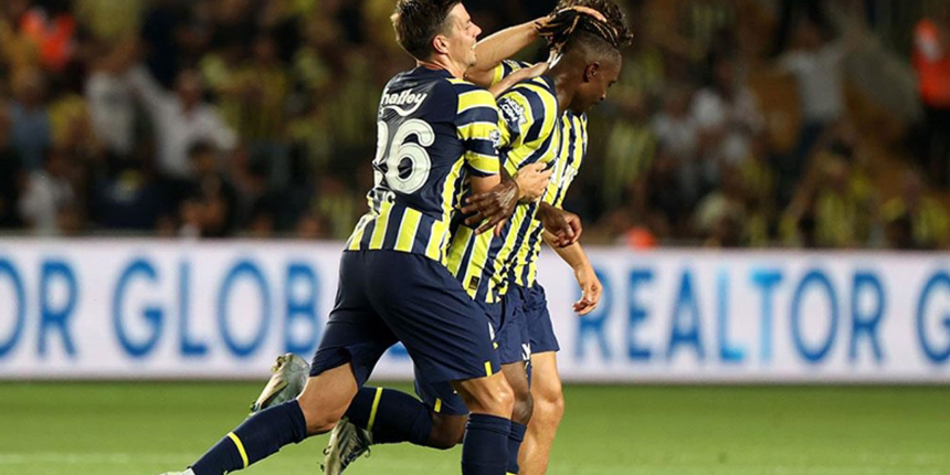 Perdeyi Ümraniyespor'la Kadıköy'de açacak Fenerbahçe ligdeki rakiplerine karşı üstün