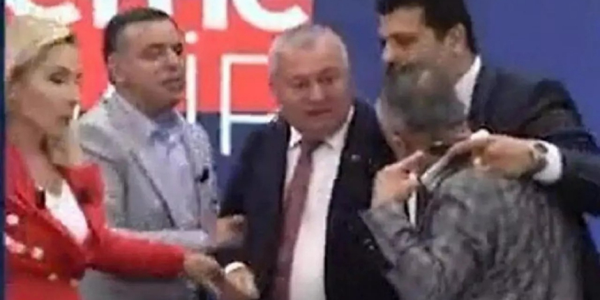 Gazeteci Latif Şimşek'i darp eden Cemal Enginyurt'un koruması gözaltına alındı!