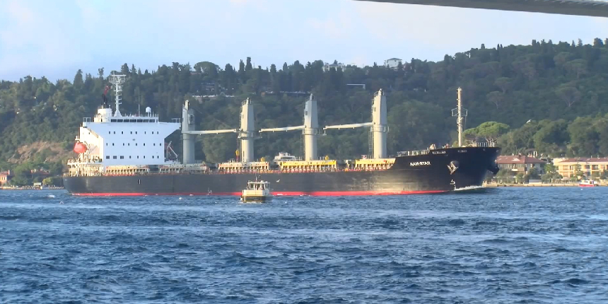 Ukrayna'dan gelen Navi-Star gemisi denetimlerin ardından İstanbul Boğazı'ndan geçti