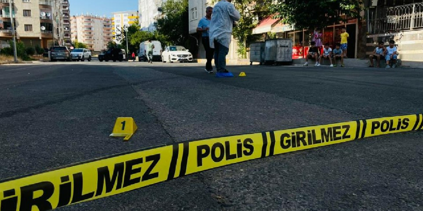 "Namus meselesi" diyerek sokak ortasında kurşun yağdırdılar!