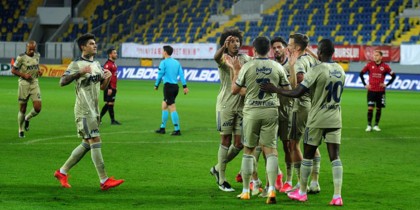 Fenerbahçe'den ayrılan Jose Sosa, Estudiantes'e gidiyor!