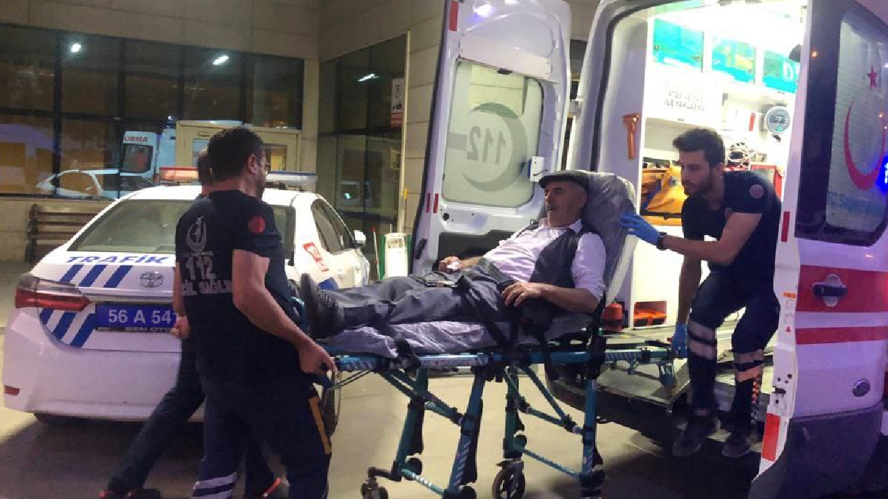 Siirt'te askeri araç ile kamyonet çarpıştı: 5 yaralı