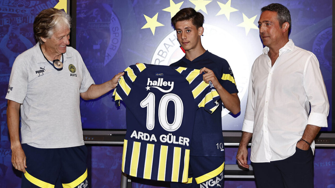 Fenerbahçe resmen açıkladı: Genç futbolcu Arda Güler 10 numaralı formayı giyecek