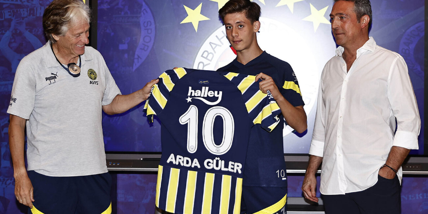 Fenerbahçe resmen açıkladı: Genç futbolcu Arda Güler 10 numaralı formayı giyecek