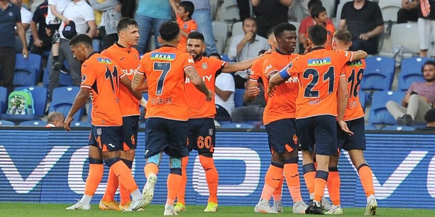 Başakşehir sezona galibiyetle başladı! Evinde Kasımpaşa'yı 4-0 mağlup etti
