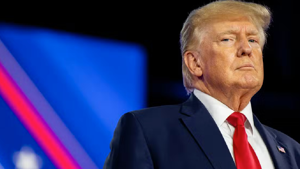 FBI, eski ABD Başkanı Donald Trump'ın Florida'daki evine baskın düzenledi