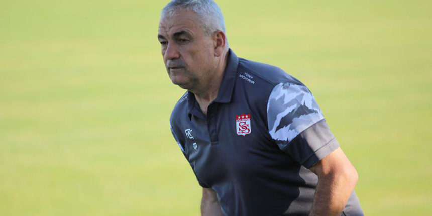Sivasspor Teknik Direktörü Rıza Çalımbay'dan taraftara destek çağrısı