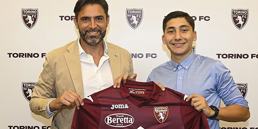 Beşiktaş'tan ayrılan genç futbolcu Emirhan İlkhan, Torino formasını giydi