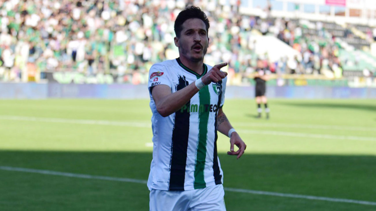 Altaş Denizlispor, 33 yaşındaki Tiago Lopes'i transferi konusunda ikna etti