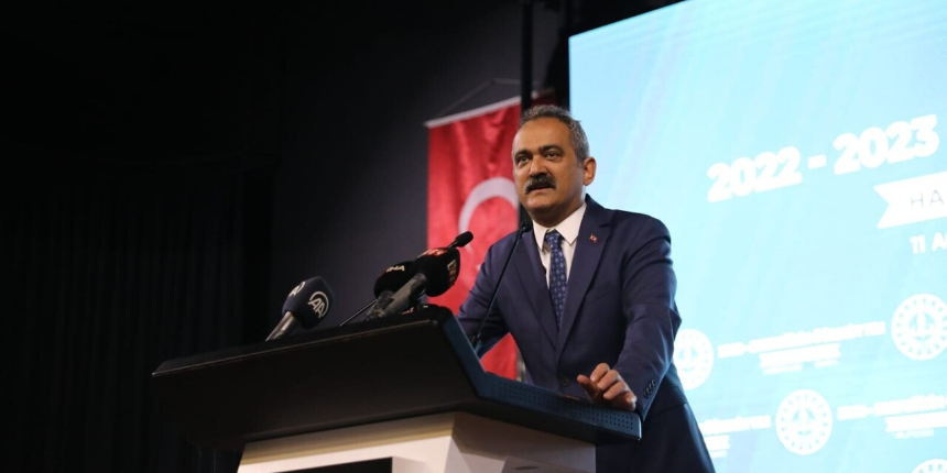 Milli Eğitim Bakanı Özer’den uzman ve başöğretmenlik sınavı öncesi önemli açıklamalar!