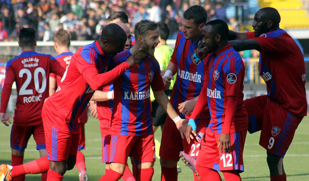 Konyaspor Karabükspor'un yıldız oyuncusu ile anlaştı!