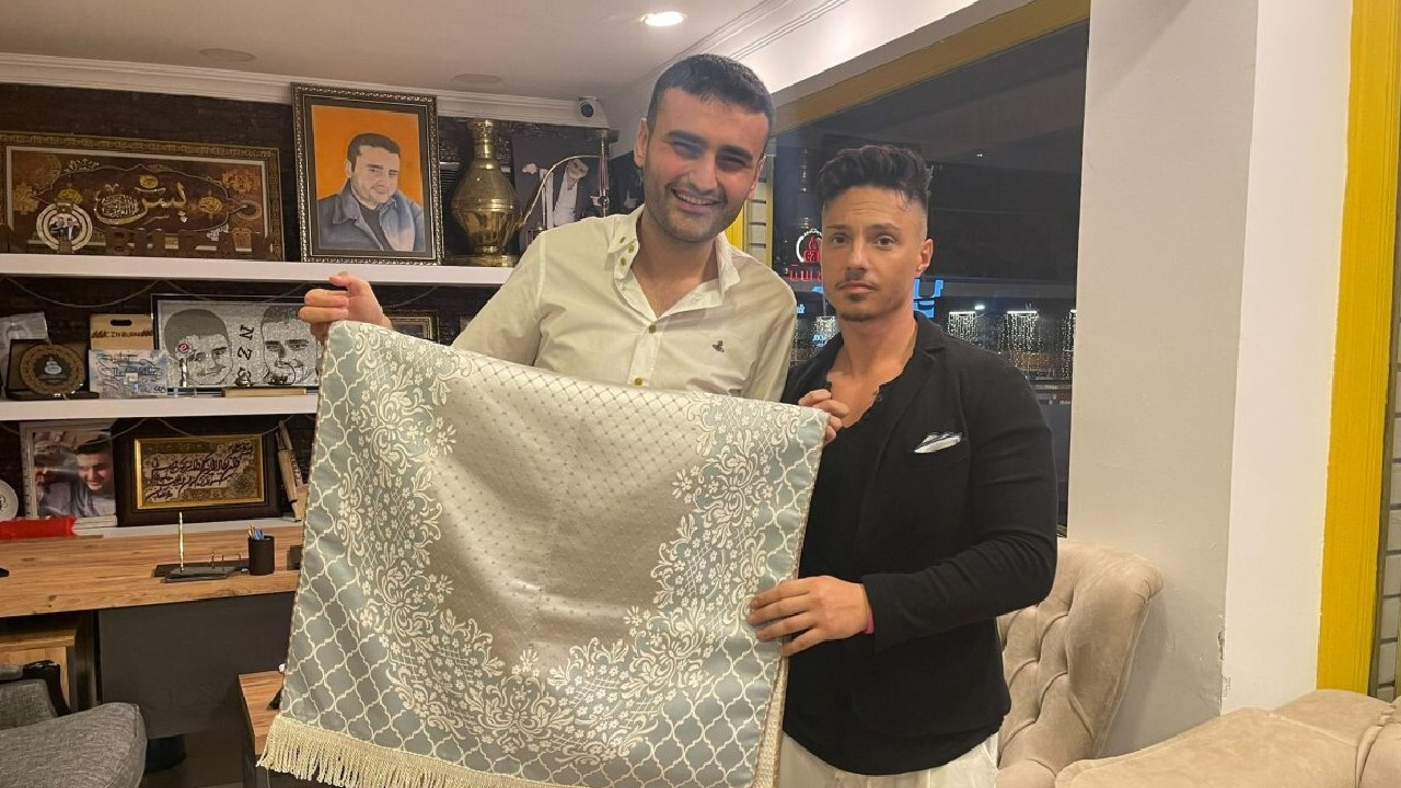 İtalyan genç, CZN Burak'tan etkilenip Müslüman oldu