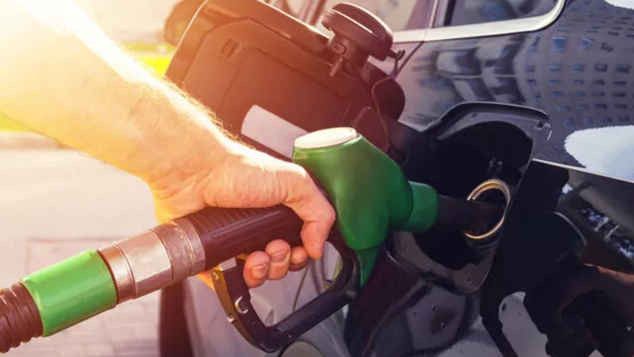 Motorine indirim geliyor! Yarından itibaren pompaya yansıyacak...