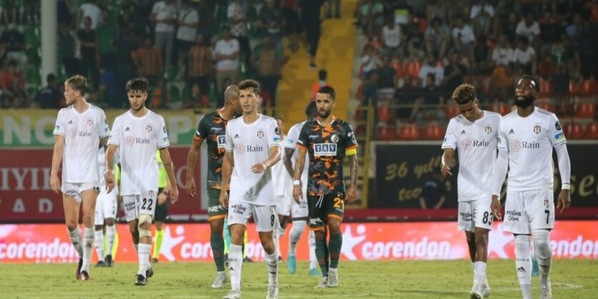Kartal avantajını koruyamadı! Beşiktaş, Alanyaspor deplasmanından 3-3 beraberlikle dönüyor