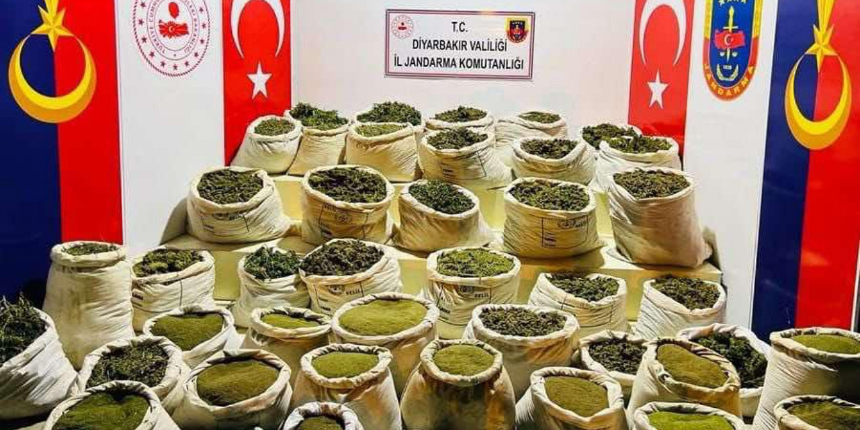 Terörün finansmanına darbe: Eren Abluka-34 Operasyonu'nda kilolarca uyuşturucu ele geçirildi!