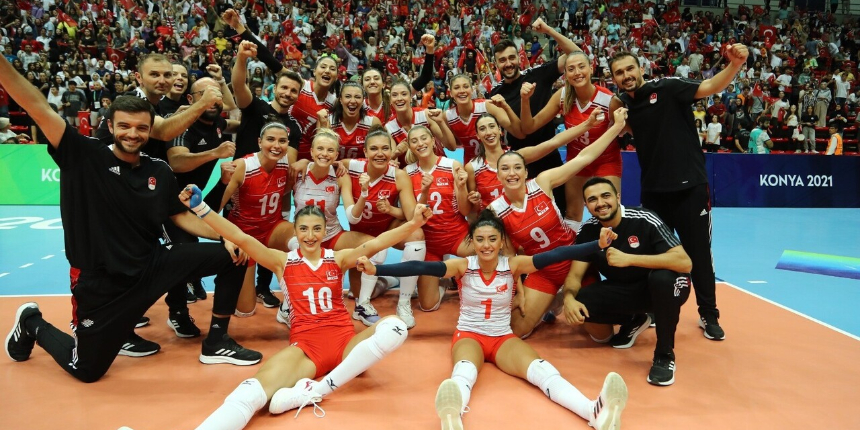Filenin Sultanları finalde! A Mili Kadın Voleybol Takımı'mız Kamerun'u 3-0 mağlup etti