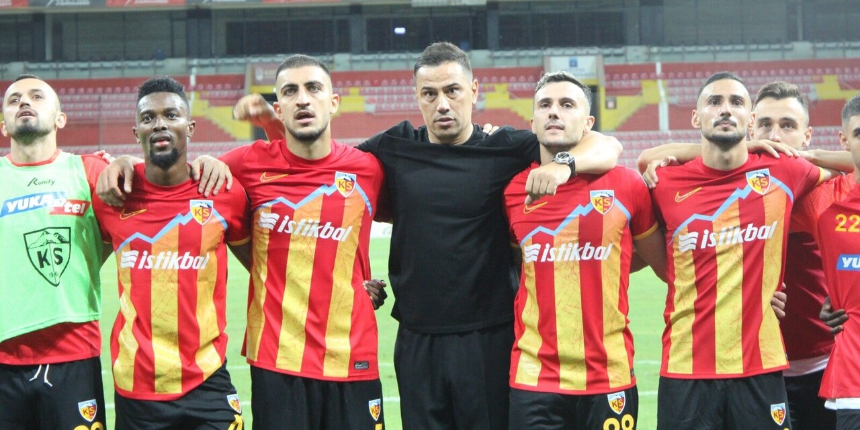 Kayserispor ilk 3 puanını aldı! Evinde İstanbulspor'u 1-0 mağlup etmeyi başardı