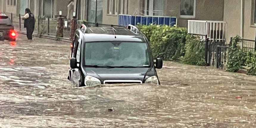 AFAD'dan İstanbul, Bursa ve Yalova duyurusu: Su baskınlarında can kaybı yaşanmamıştır!