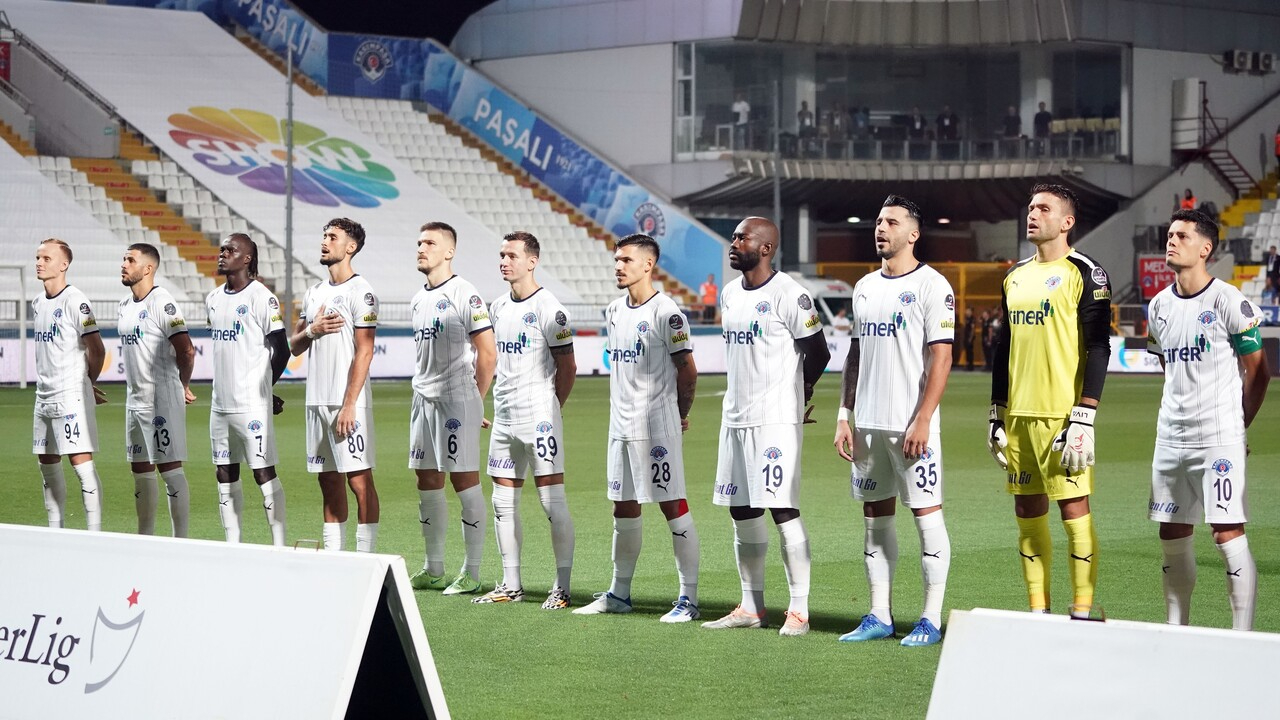 Kasımpaşa - Fenerbahçe maçında ev sahibi ekibin golü iptal edildi! İşte o pozisyon