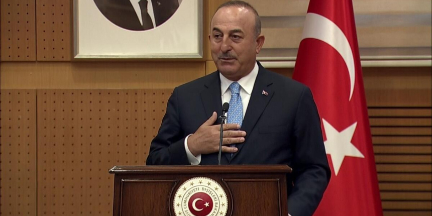 Bakan Çavuşoğlu: Bayrağımıza el uzatanların elini kırarız! Gerekli tutuklamalar yapılıyor!