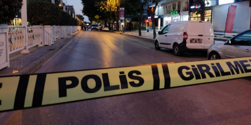 Niğde’de şüpheli çanta alarmı! Cadde trafiğe kapatıldı