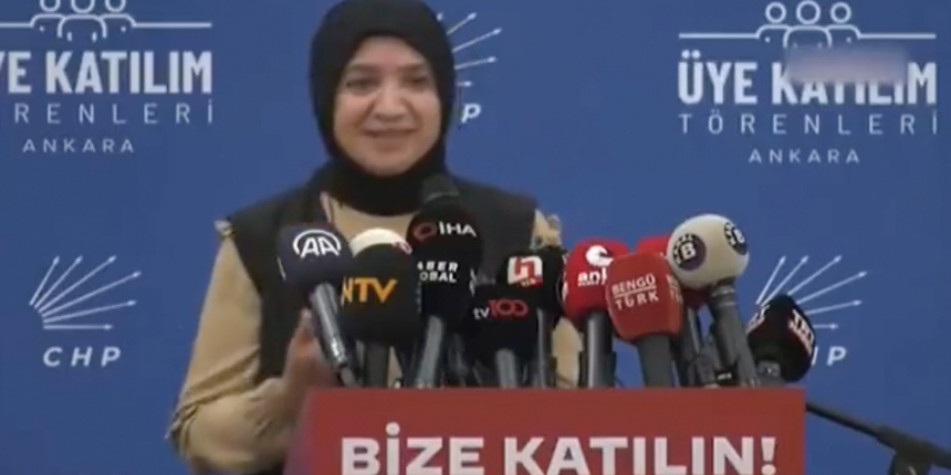 CHP'nin toplantısında tepki çeken anlar: Konuşması beğenilmeyen kadına sufle verdiler