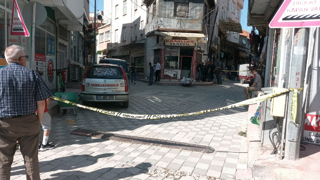 Eşini başkasıyla görünce çıldırdı: 2 ölü, 1 yaralı