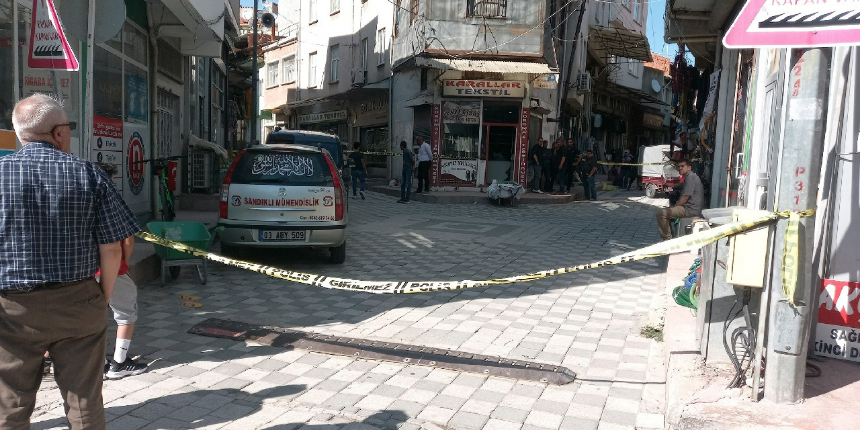 Eşini başkasıyla görünce çıldırdı: 2 ölü, 1 yaralı