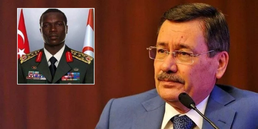 Melih Gökçek'i fena trollediler! Beşiktaş'ın eski yıldızı Aboubakar'ın fotoşoplu fotoğrafını şehit asker gibi paylaştı...