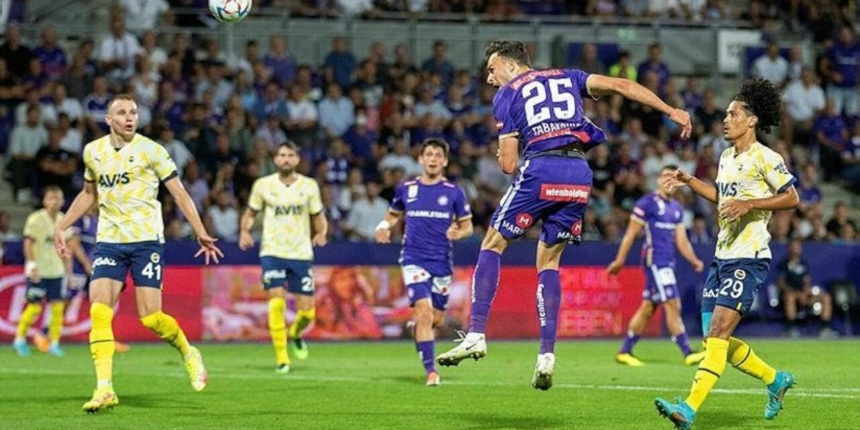 Austria Wien - Fenerbahçe maçında ev sahibi ekip kızardı! İşte o pozisyon...