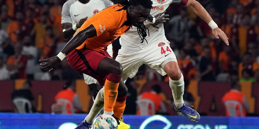 Bafetimbi Gomis maçın ardından açıklamalarda bulundu: Bir aslan, ailesini her zaman korur