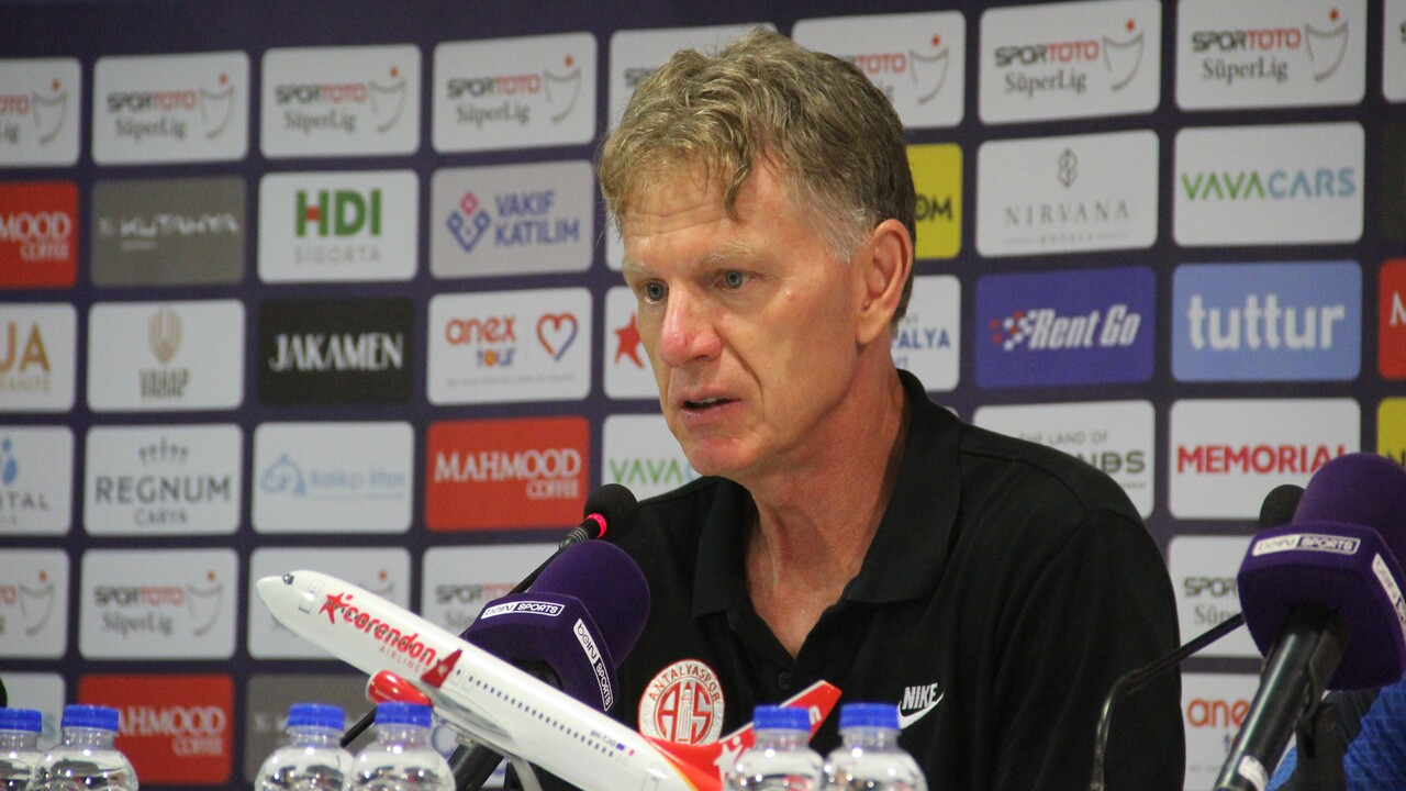 Antalyaspor Teknik Sorumlusu Alfons Groenendijk maç sonu konuştu: Biraz ağır bir skor oldu
