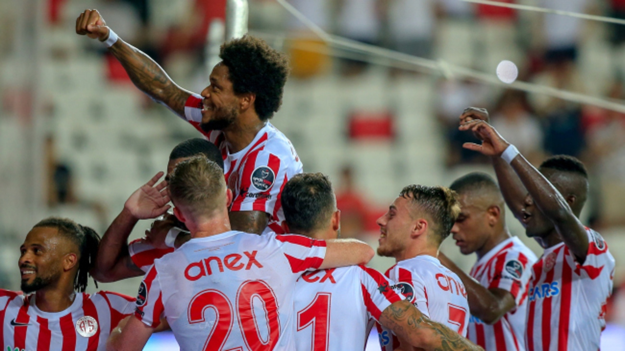 Fırtına'ya Antalya'da şok! Ev sahibi ekip Trabzonspor'u 5-2 mağlup etti