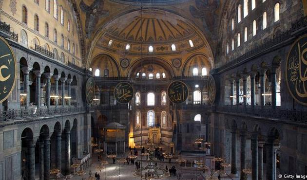 Ayasofya'da sabah ezanı Yunanistan'ı çok kızdırdı! / VİDEO